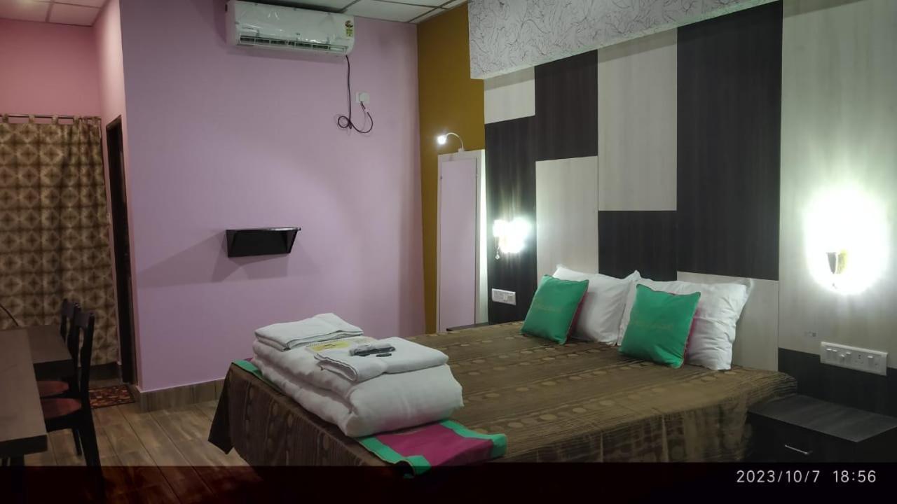 Hotel Shreesh Sitapur Exterior photo